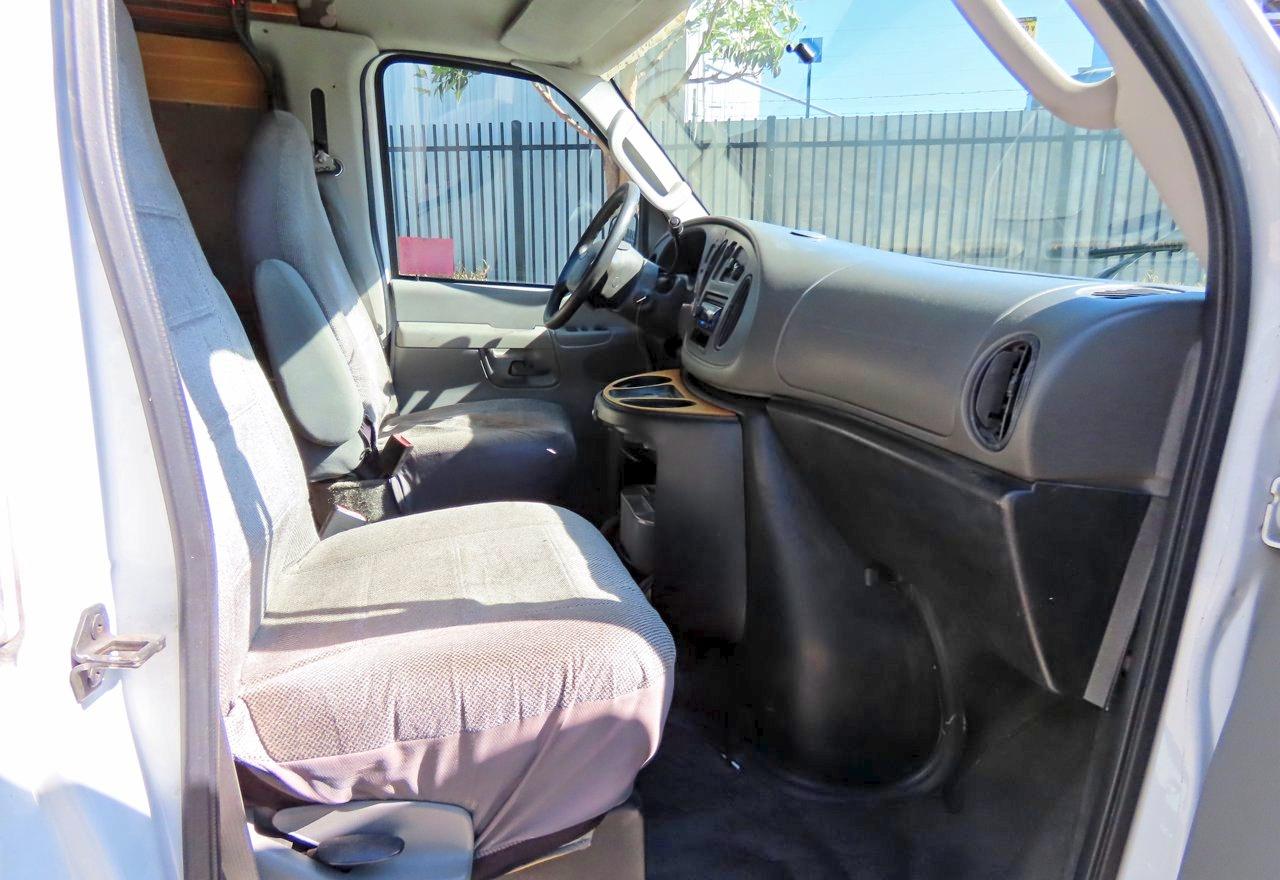 2008 Ford Econoline VIN 1FTSS34S78DB38607 photo 5