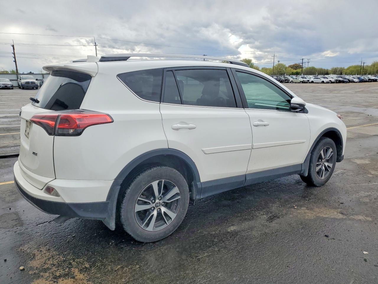 2018 Toyota Rav4 VIN 2T3WFREV1JW505916 photo 3