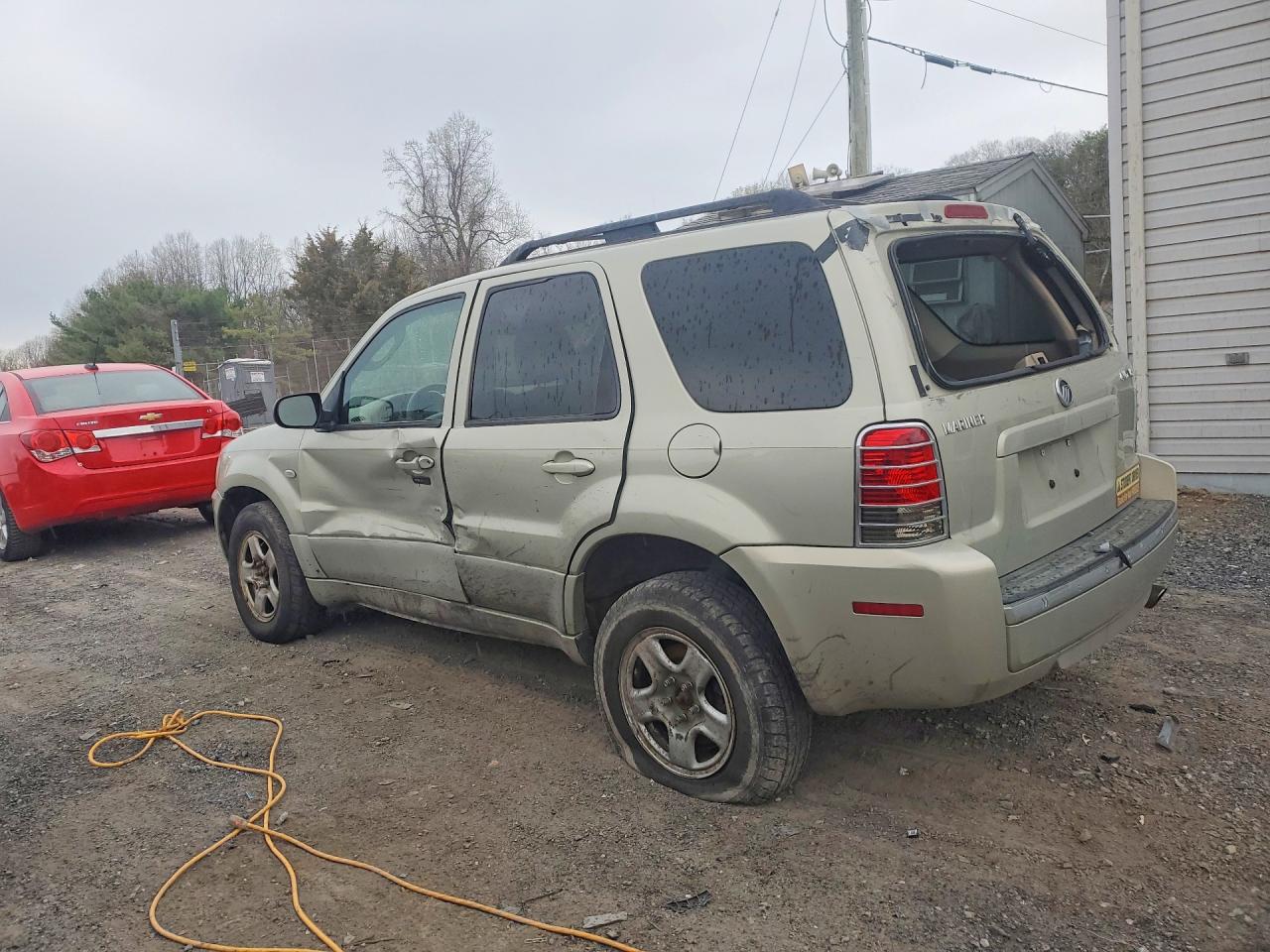2005 Mercury Mariner VIN 4M2YU57105DJ13914 photo 2