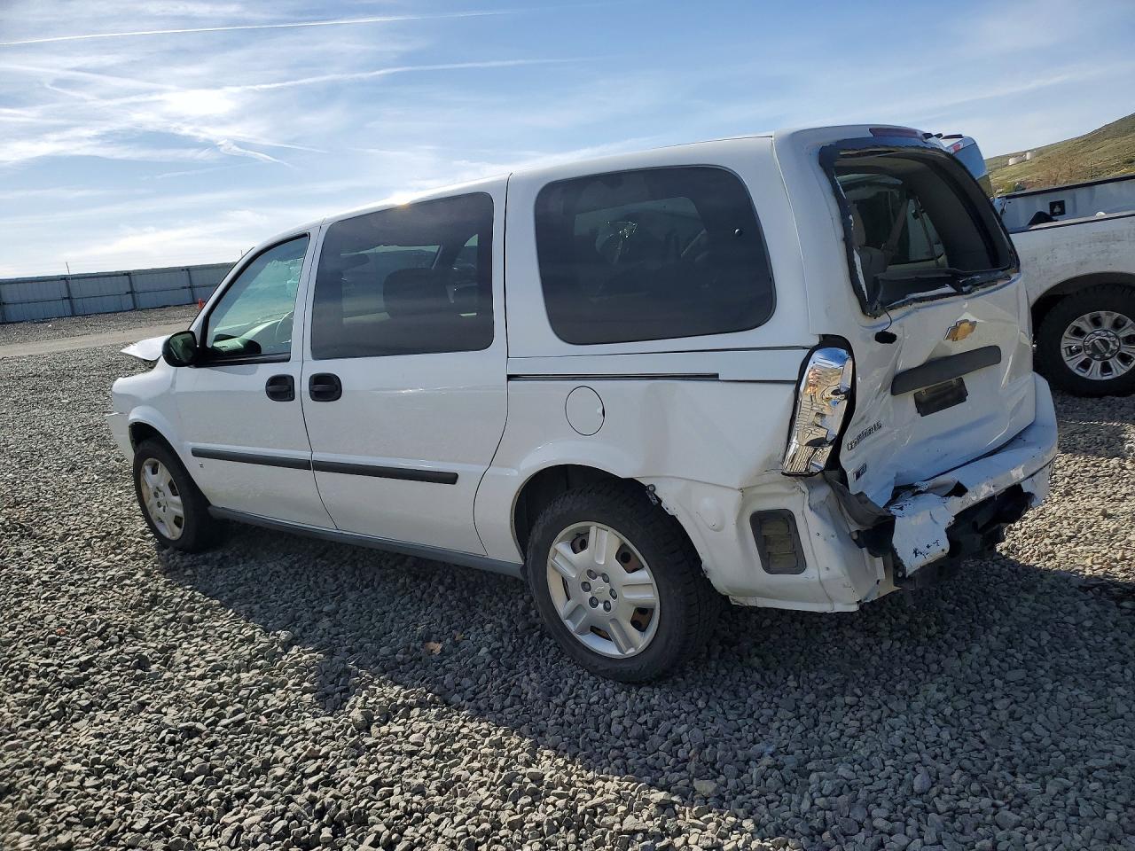 2008 Chevrolet Uplander VIN 1GNDV23W58D179646 photo 2