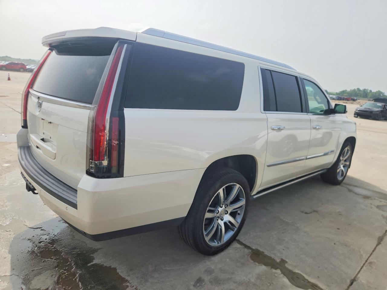 2015 Cadillac Escalade VIN 1GYS3JKJ6FR268304 photo 3