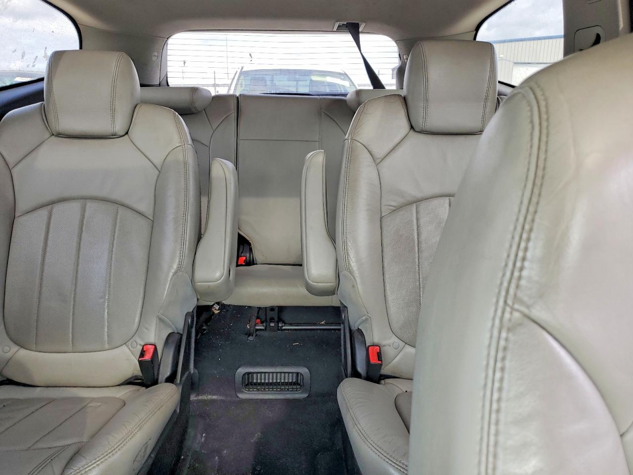 2010 Chevrolet Traverse VIN 1GNLVHED4AS134953 photo 10