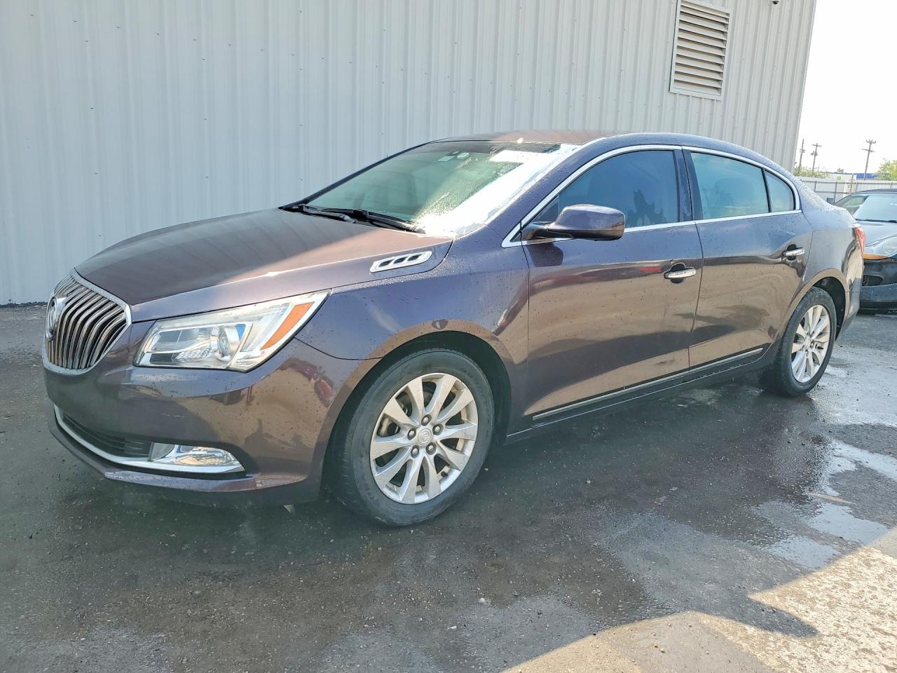 2015 Buick Lacrosse VIN 1G4GA5GRXFF316181 photo 1