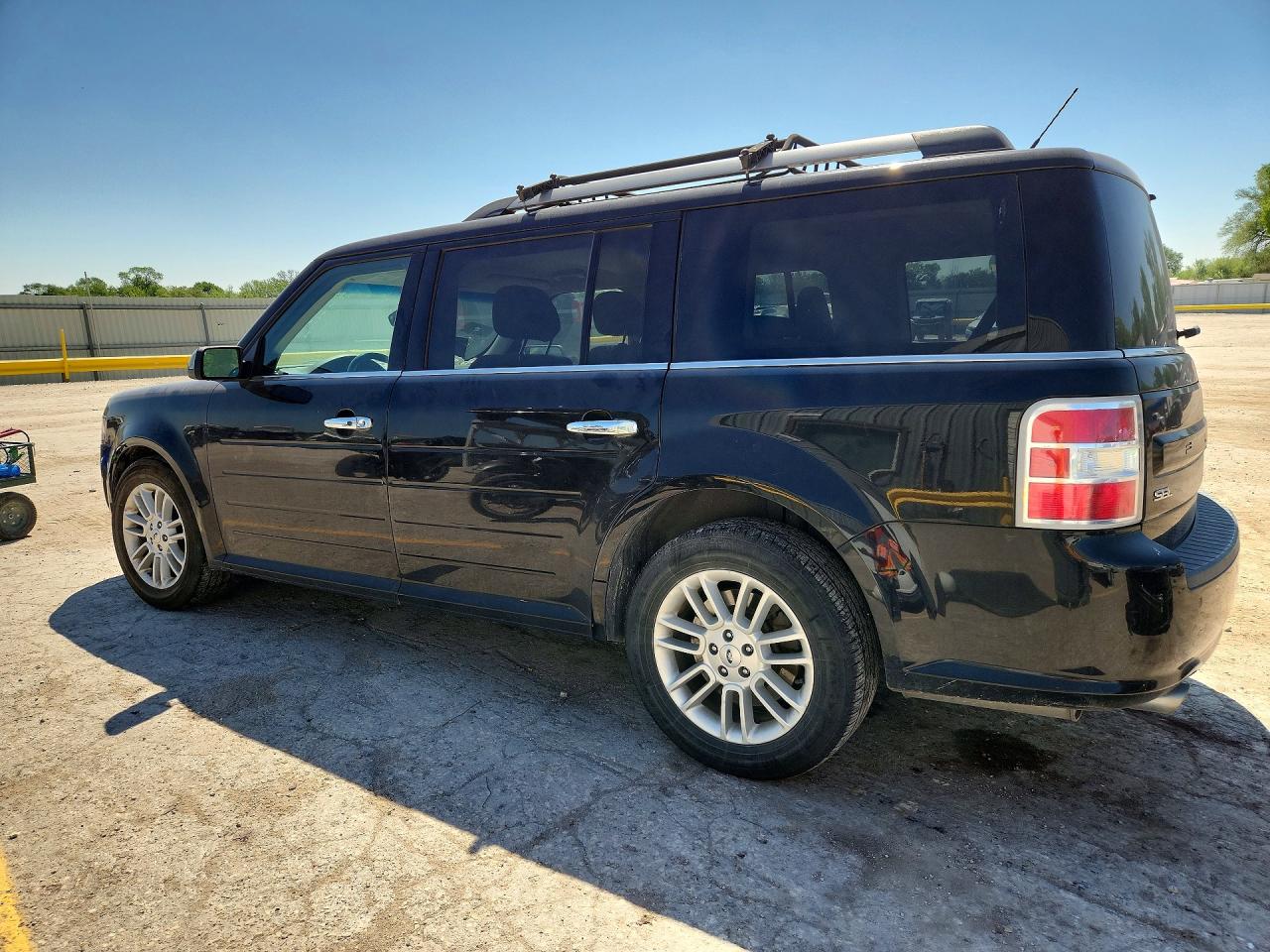 2017 Ford Flex VIN 2FMHK6C89HBA08010 photo 2