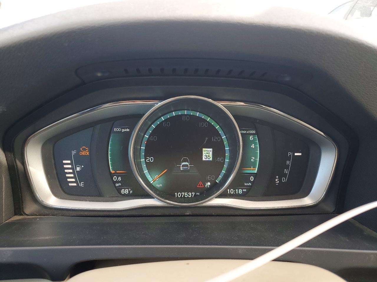 2015 Volvo V60 VIN YV140MEK5F1221979 photo 9