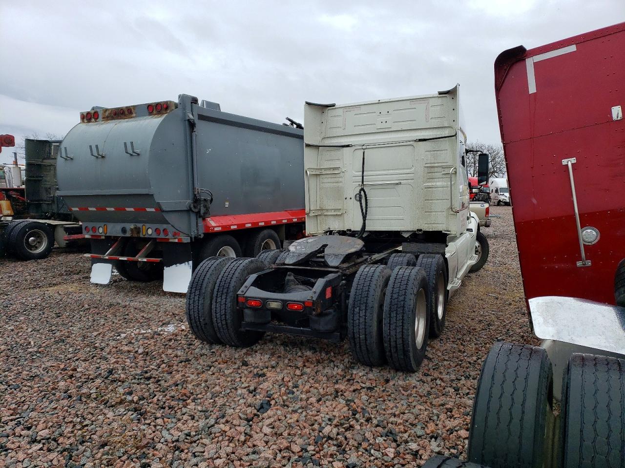 2020 Volvo Vn VIN 4V4NC9EH1LN197238 photo 4