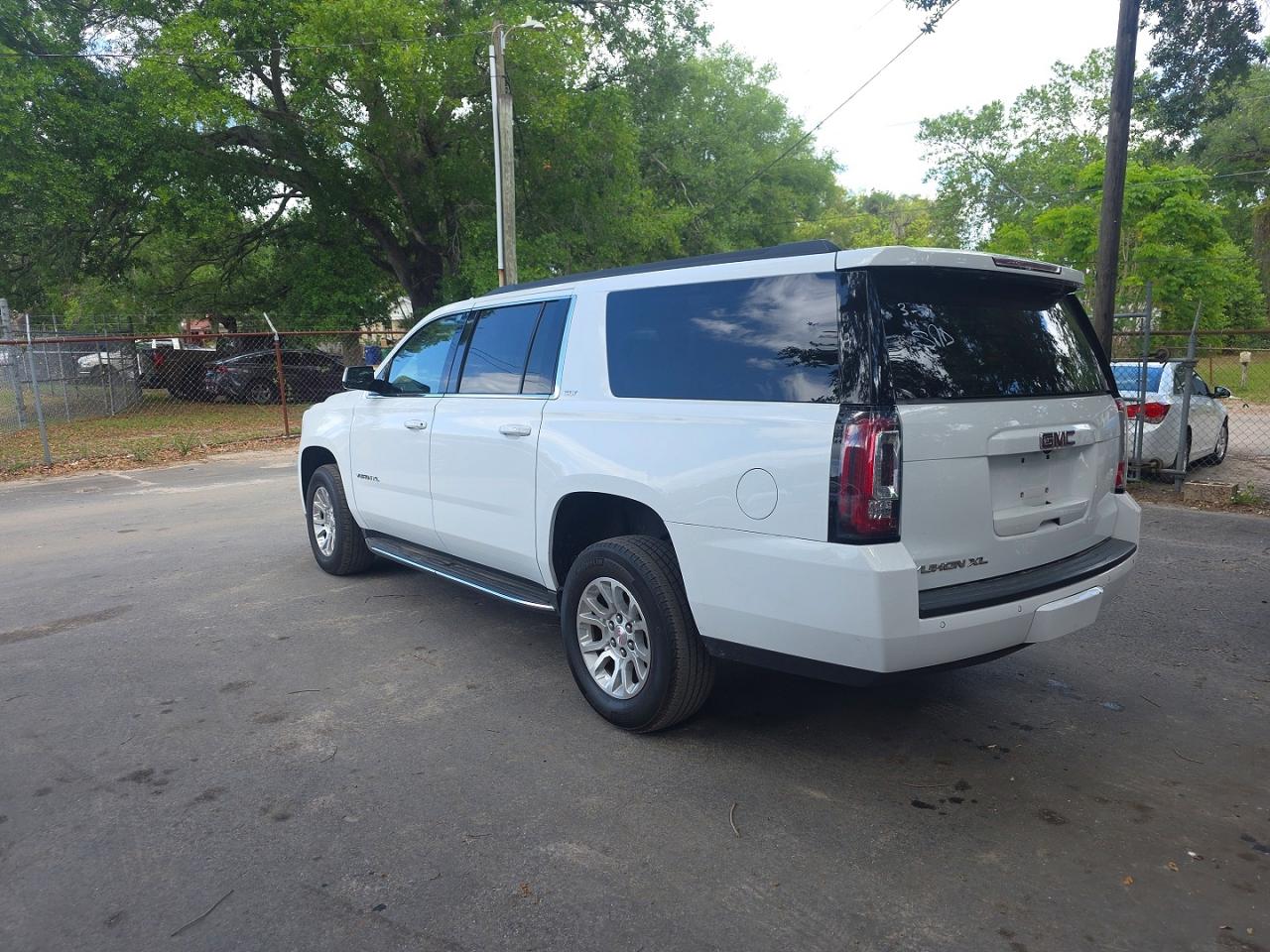 2020 GMC Yukon VIN 1GKS1GKC5LR286809 photo 3