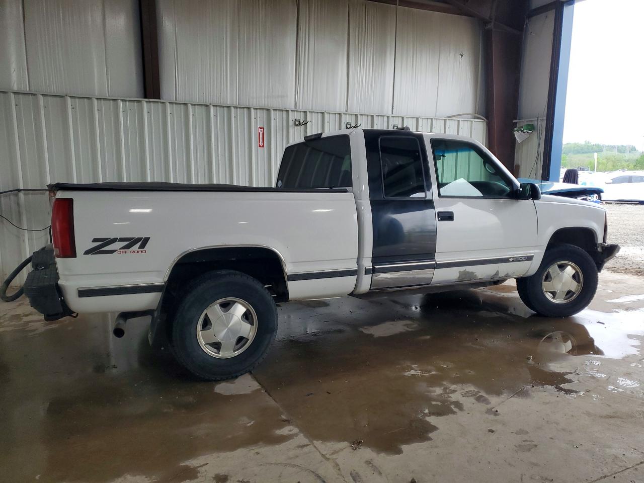 1998 CHEV Gmt VIN 2GCEK19RXW1247319 photo 3