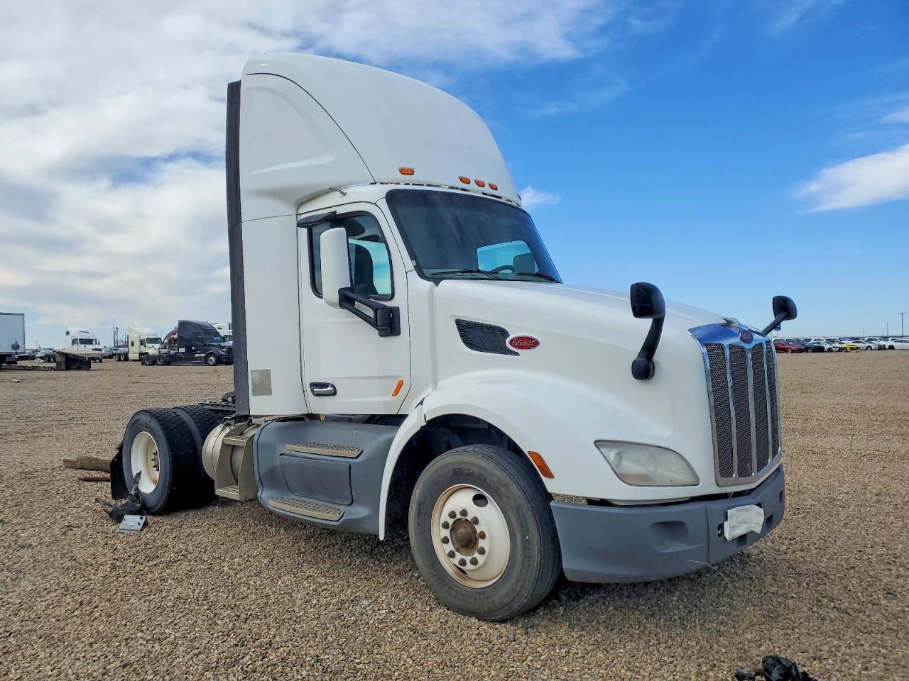 2018 PETERBILT All models VIN 1XPBA48XXJD478031 photo 1