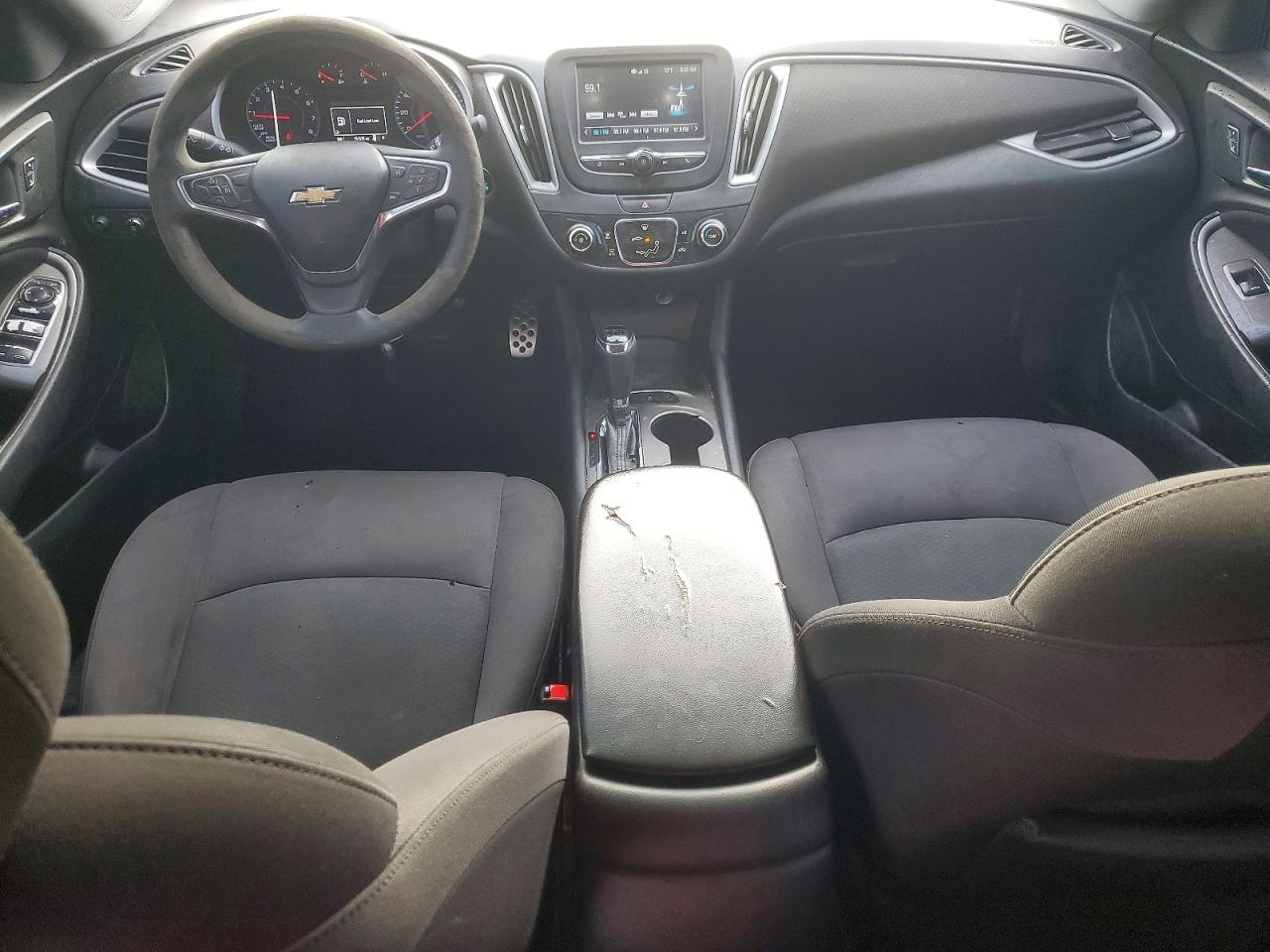 2017 Chevrolet Malibu VIN 1G1ZB5ST7HF153563 photo 8