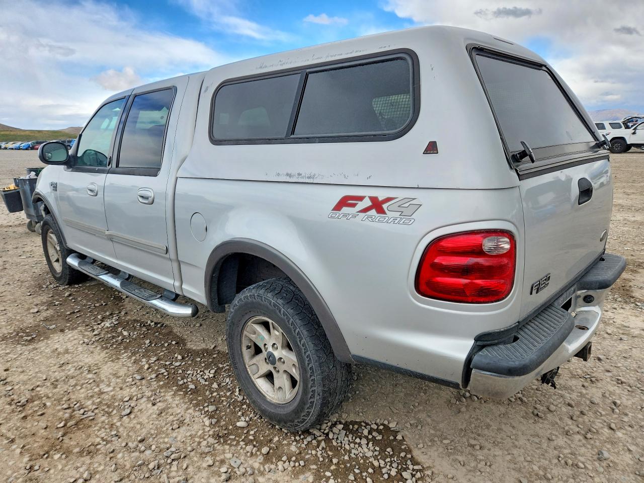 2003 Ford F150 VIN 1FTRW08L43KD84233 photo 2