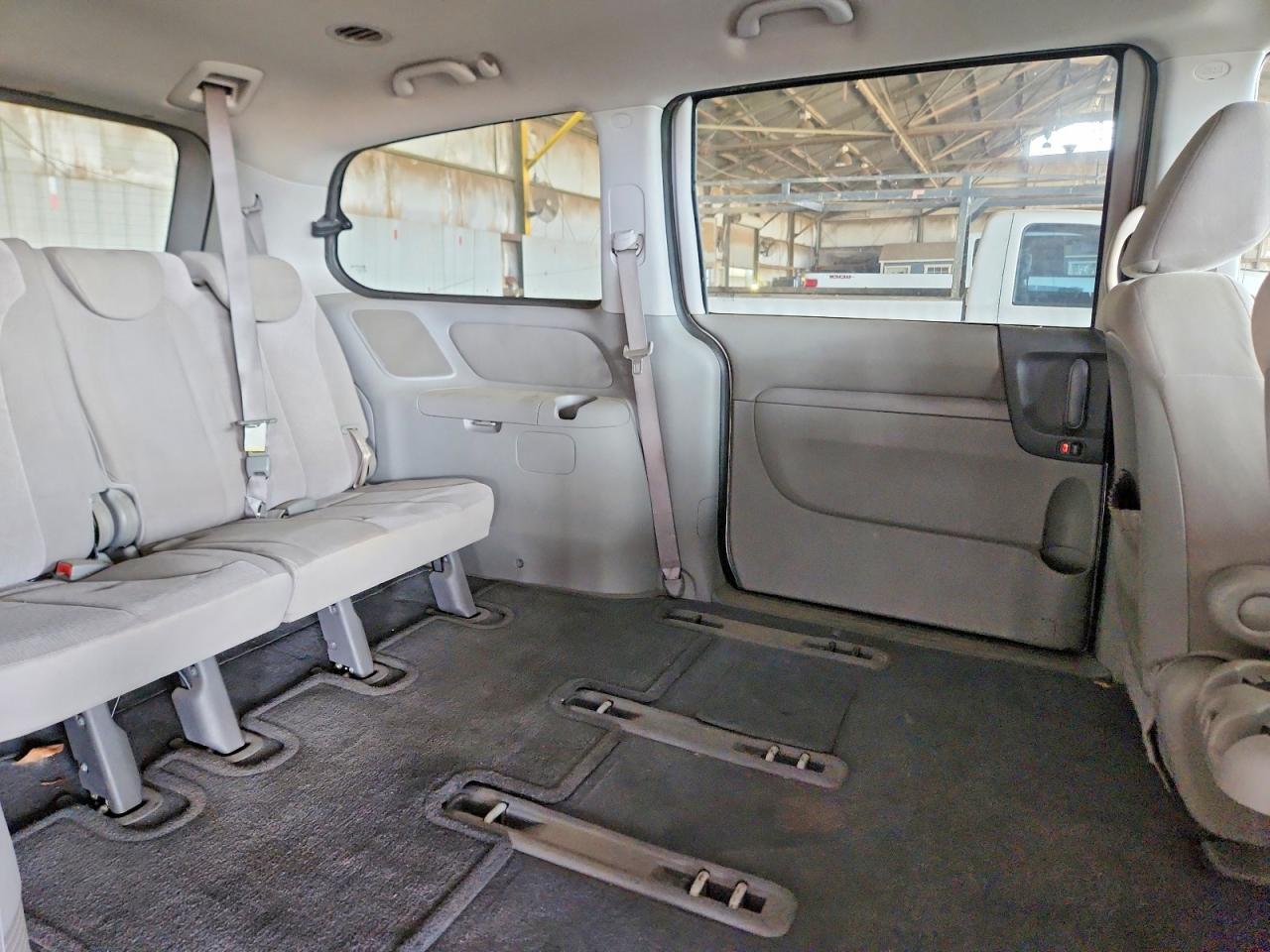 2012 Kia SEDONA VIN KNDMG4C79C6434092 photo 11