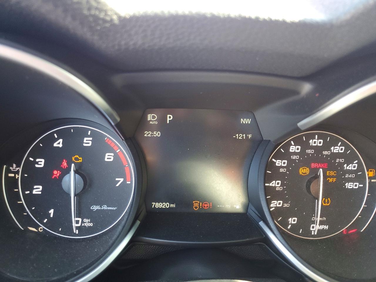2018 Alfa Stelvio VIN ZASFAKAN7J7B64374 photo 9
