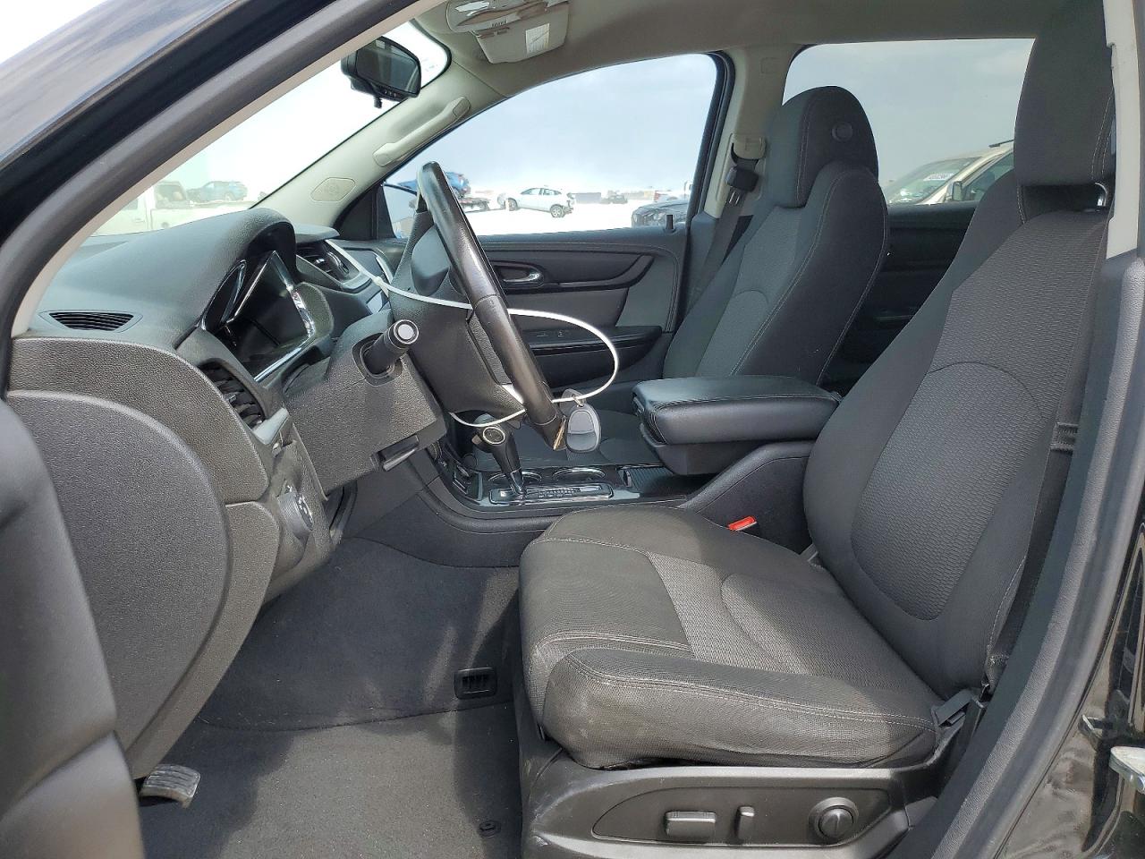 2017 Chev Traverse VIN 1GNKRGKD0HJ349180 photo 7