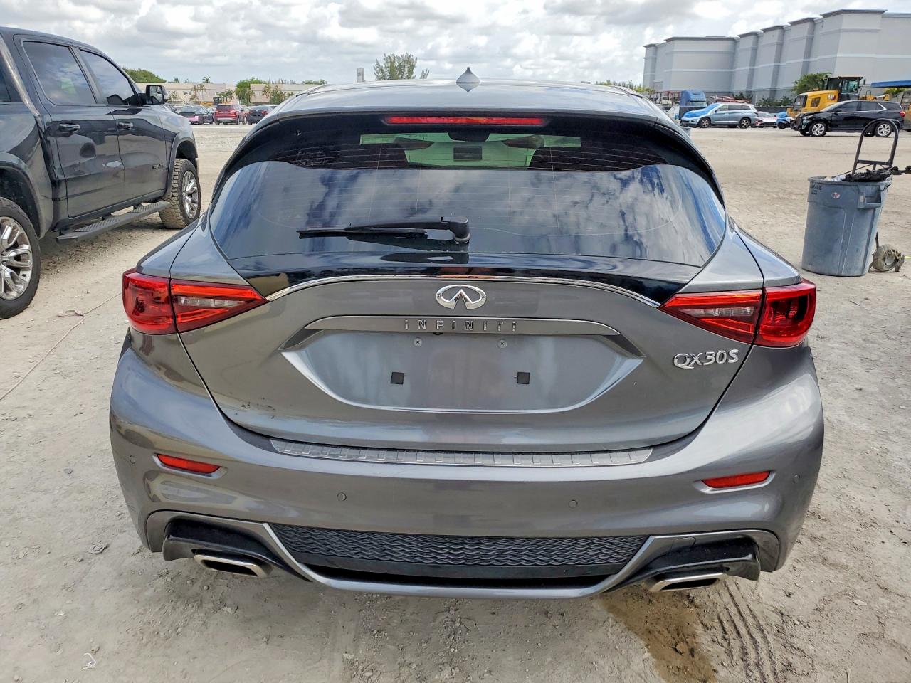 2019 Infiniti Qx30 sport VIN SJKCH5CP1KA011093 photo 6