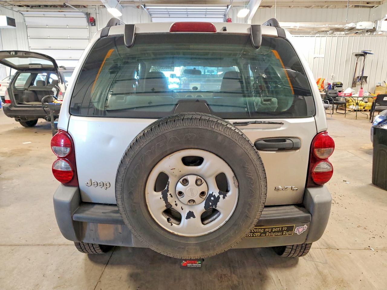 2005 Jeep Liberty VIN 1J4GK48K05W502348 photo 6