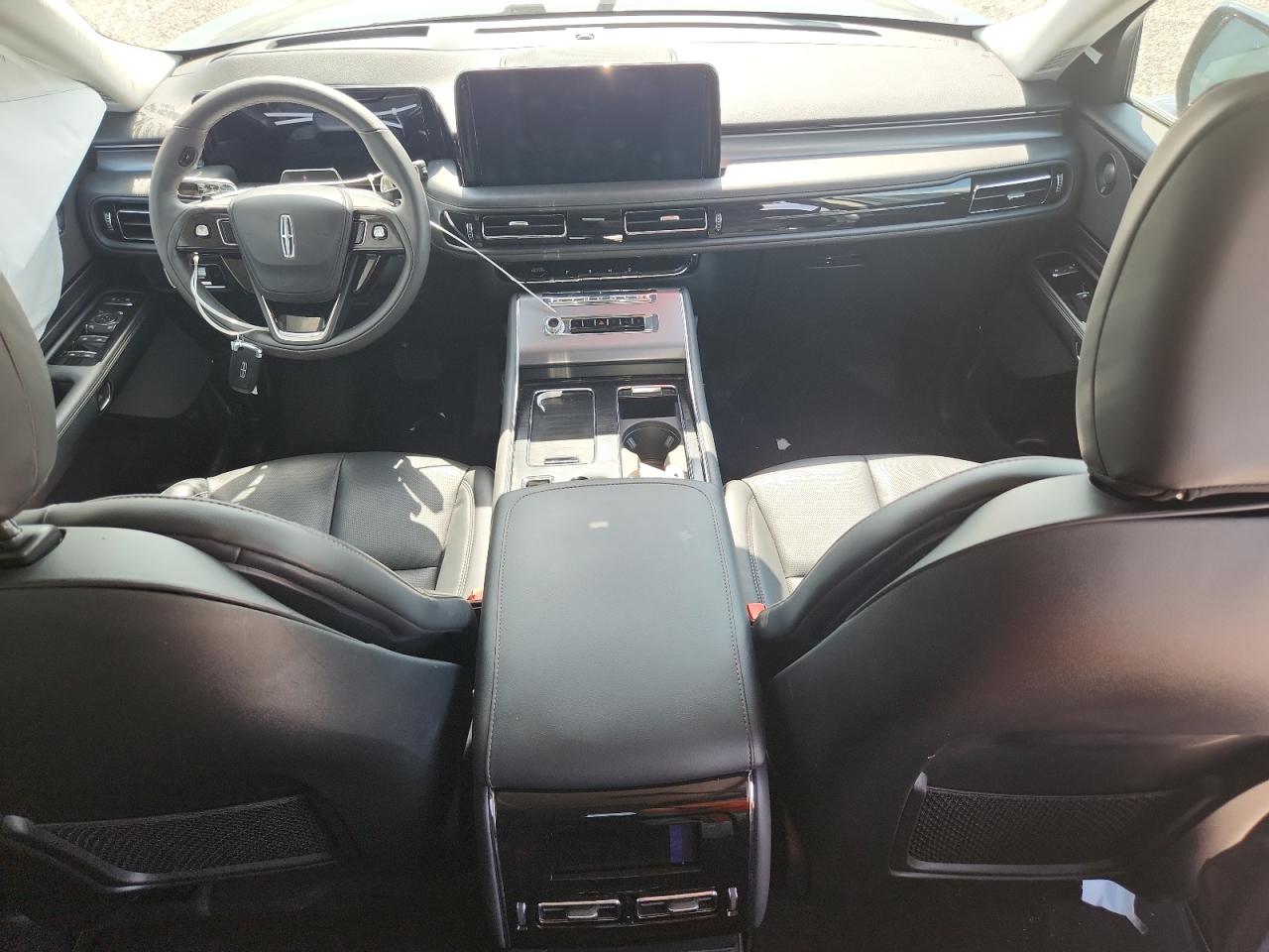 2025 Lincoln Aviator VIN 5LM5J6XC1SGL34045 photo 8