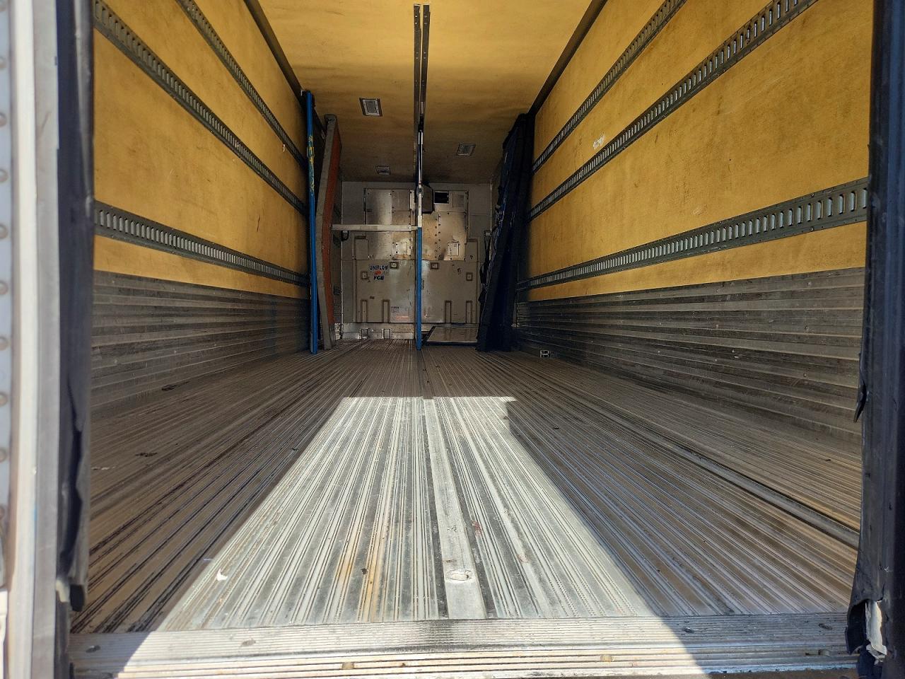 2015 UTILITY All models VIN 1UYVS2321FM245501 photo 6