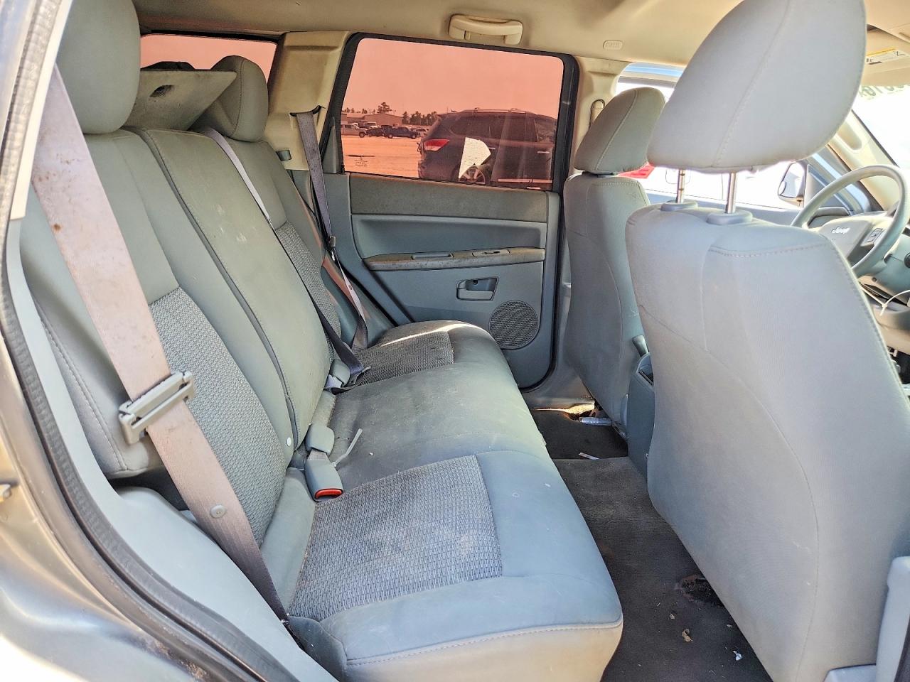 2007 Jeep Cherokee VIN 1J8GR48K77C548323 photo 10