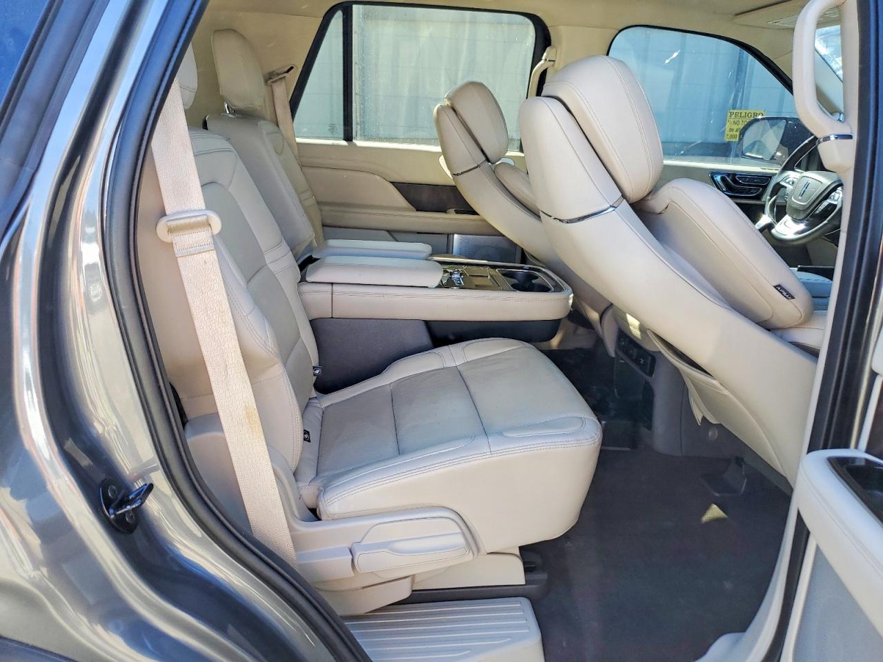 2021 Lincoln Navigator VIN 5LMJJ2LT3MEL07618 photo 11