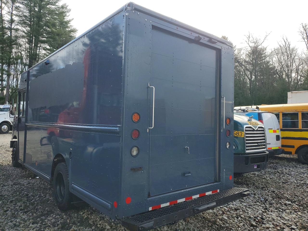 2021 FREIGHTLINER All other VIN 4UZAC2EA5MCMN0011 photo 2