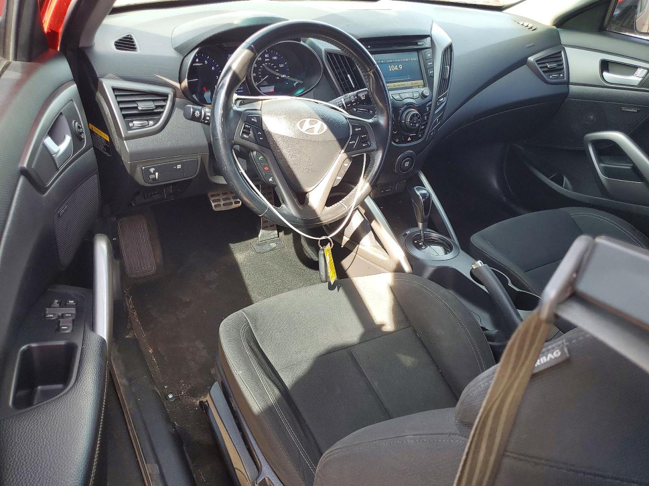 2015 Hyundai Veloster VIN KMHTC6AE5FU221771 photo 8