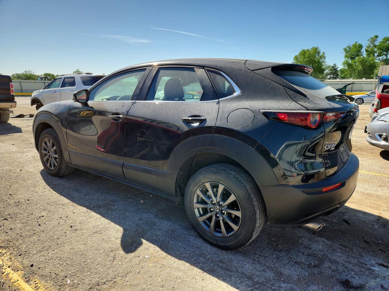 2022 Mazda Cx30 VIN 3MVDMBAL8NM405679 photo 2