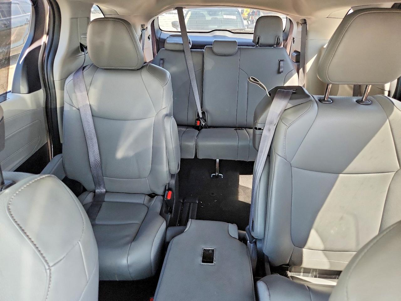 2022 Toyota Sienna VIN 5TDYRKEC1NS114813 photo 10