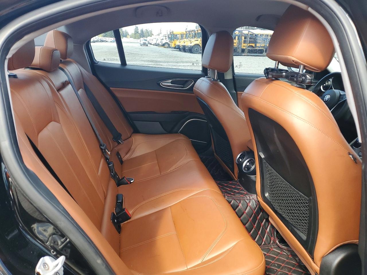 2018 ALFA Giulia VIN ZARFAEDN7J7576337 photo 10
