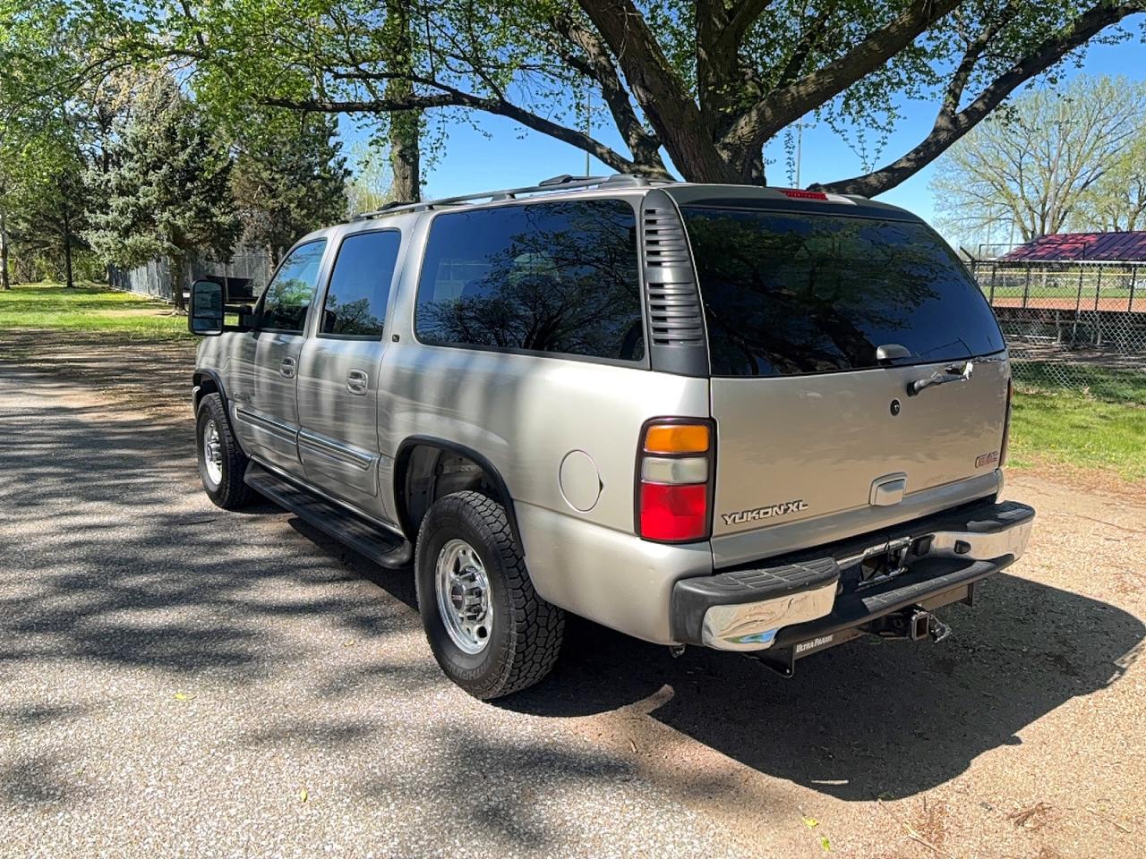2006 GMC Yukon VIN 3GKGK26G46G134821 photo 3