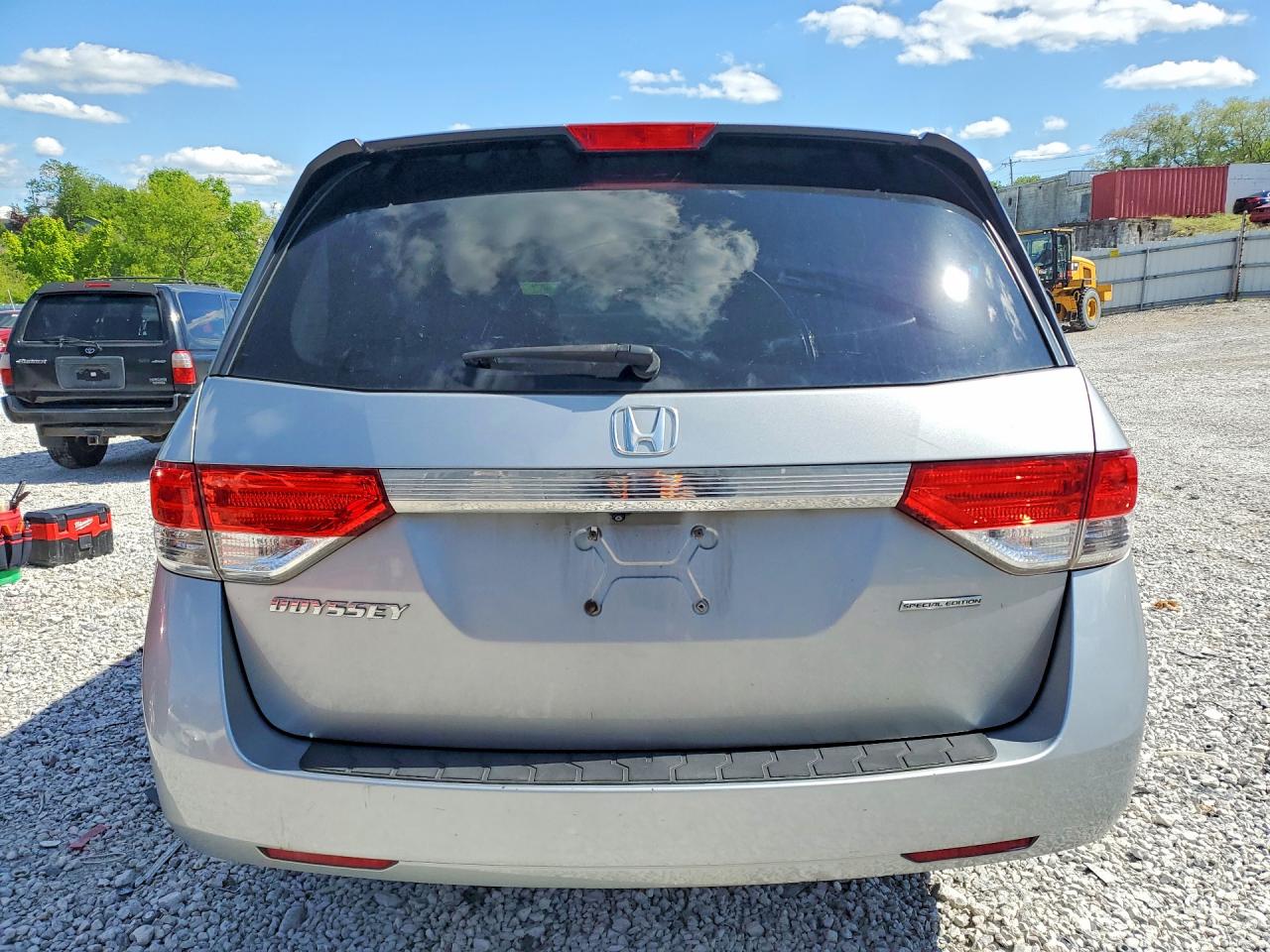 2016 Honda Odyssey VIN 5FNRL5H34GB088086 photo 6