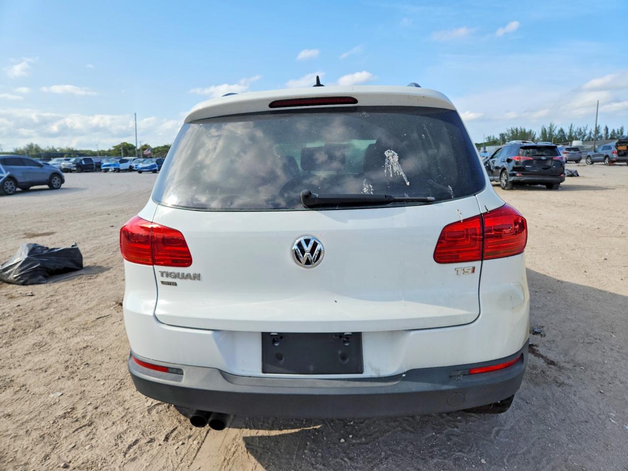 2017 Volkswagen Tiguan VIN WVGAV7AX7HK046978 photo 6