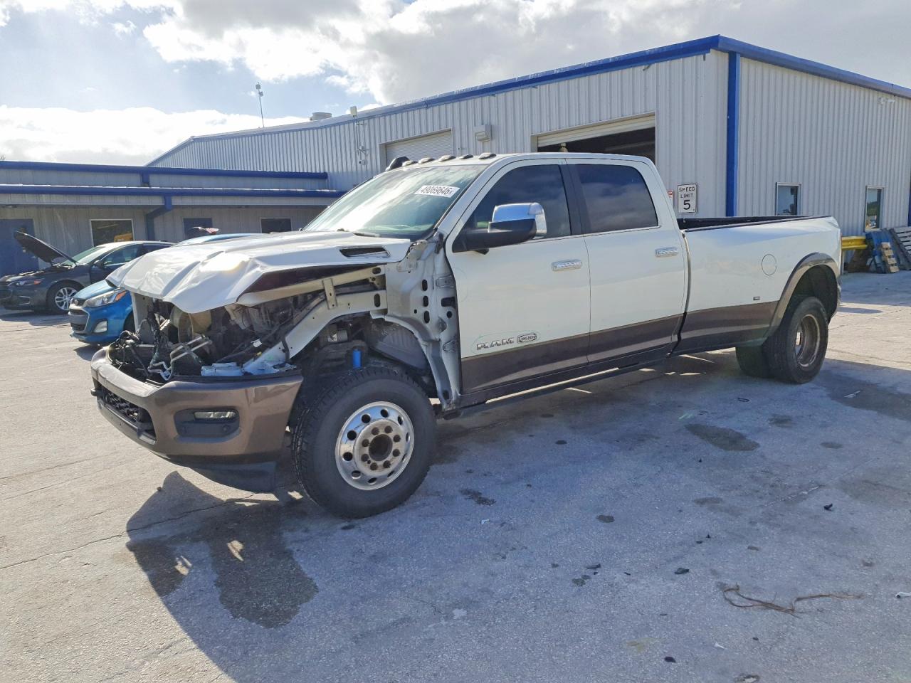 2019 Ram 3500 VIN 3C63RRKL6KG526069 photo 1