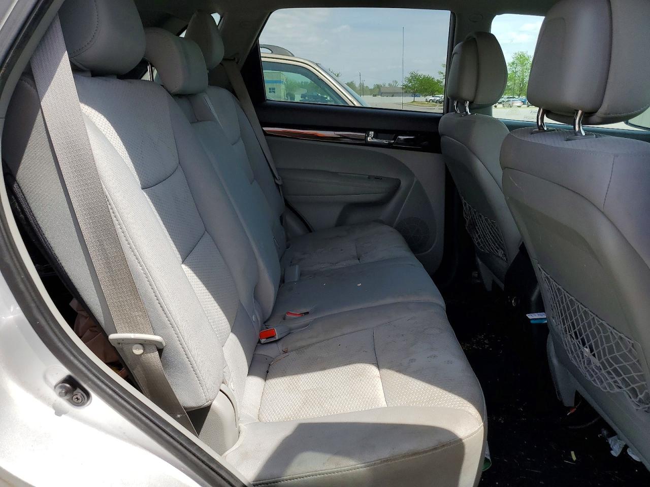 2011 Kia Sorento VIN 5XYKT3A1XBG032329 photo 11