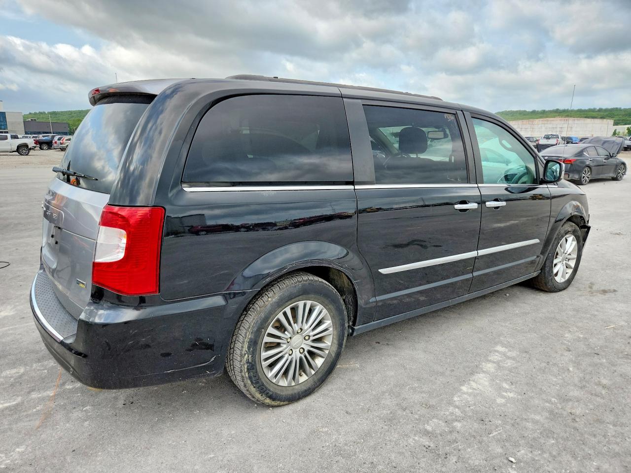 2014 Chrysler Minivan VIN 2C4RC1CG9ER316605 photo 3