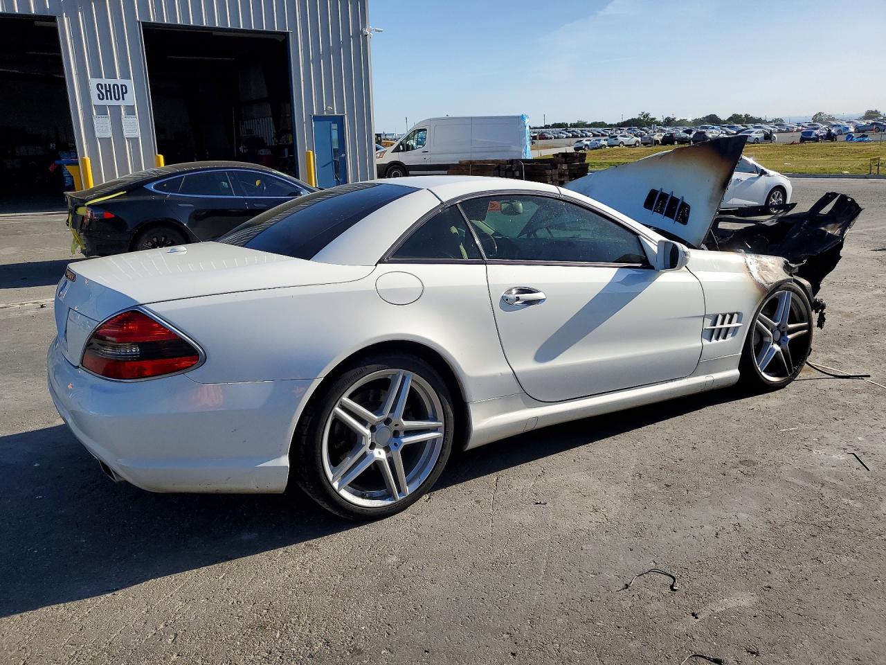 2009 MERCEDES-BENZ Sl-class VIN WDBSK71F19F143160 photo 3