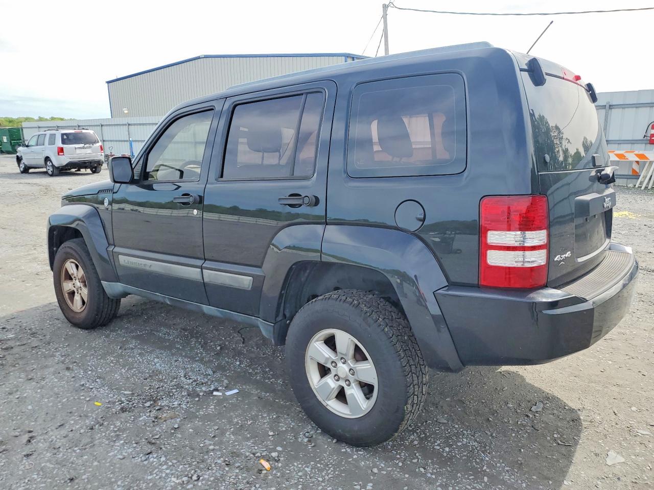 2012 Jeep Liberty VIN 1C4PJMAK1CW105246 photo 2