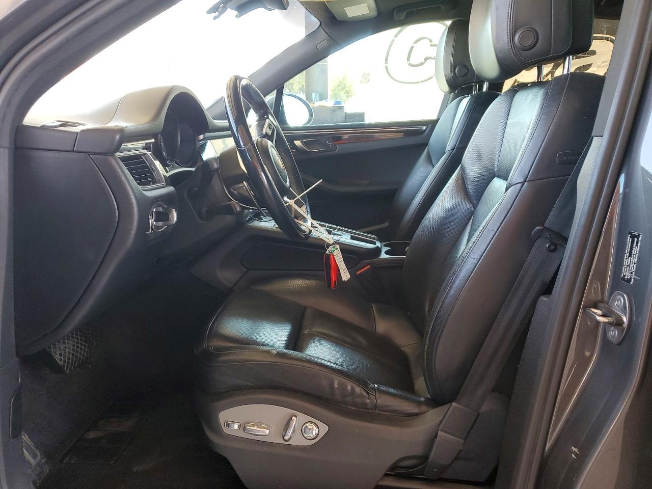 2015 Porsche Macan VIN WP1AB2A54FLB42409 photo 7