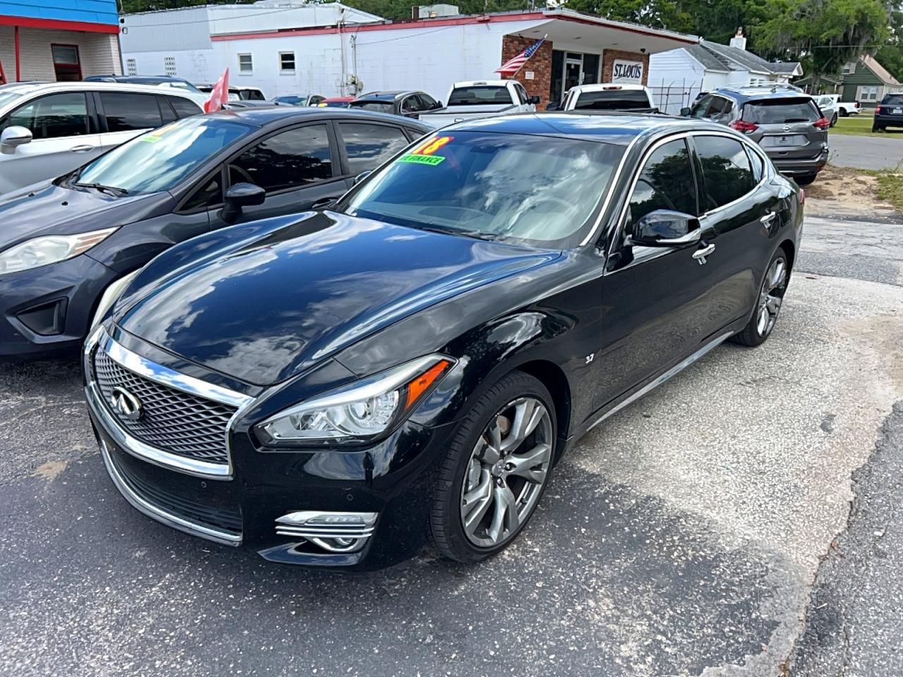 2018 INFINITI Q70 VIN JN1BY1PP0JM330471 photo 2