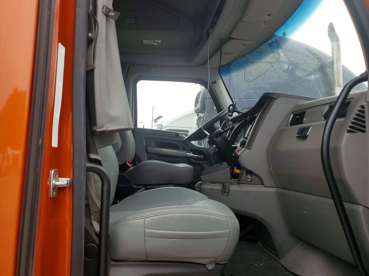 2017 KENWORTH T680 VIN 1XKYD49X8HJ157879 photo 6
