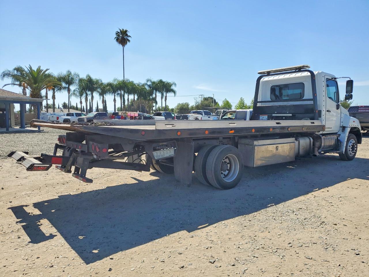 2011 HINO All other VIN 5PVNJ8JN0B4S50605 photo 3