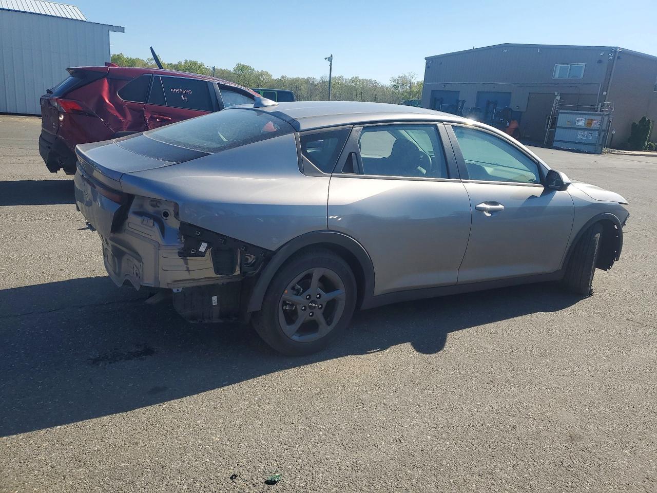 2025 Kia All other VIN 3KPFT4DE5SE100782 photo 3
