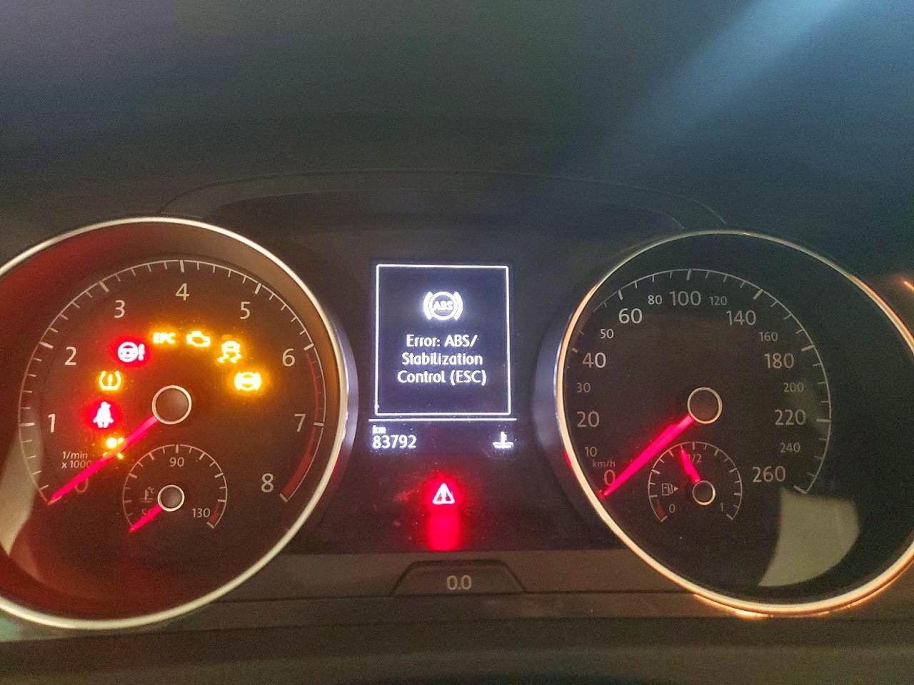 2018 Volkswagen Golf VIN 3VWG17AU5JM292701 photo 9