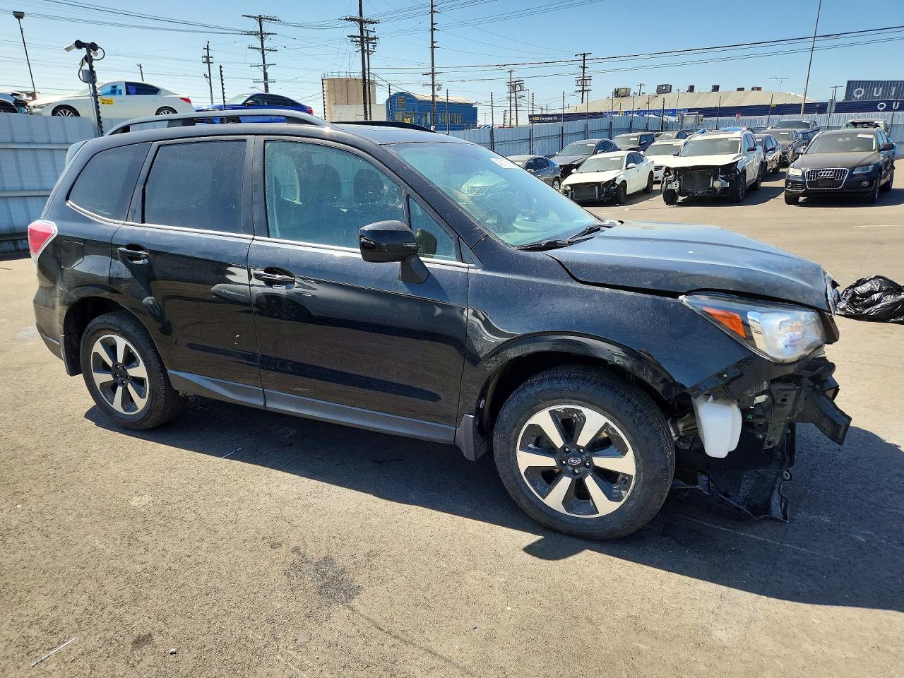 2018 Subaru Forester VIN JF2SJAECXJH471737 photo 4