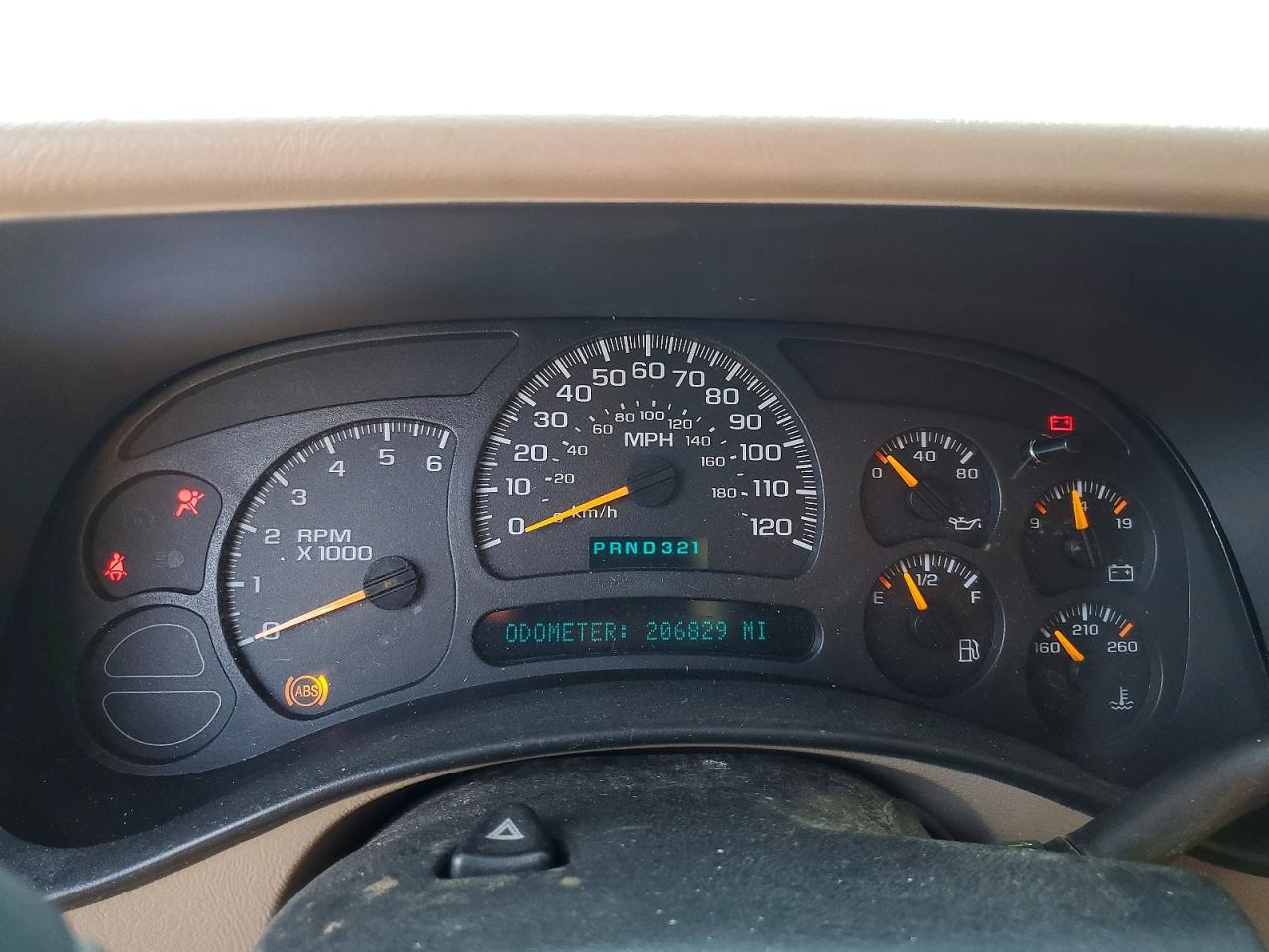 2003 Chevrolet Suburban VIN 3GNFK16Z43G140561 photo 9