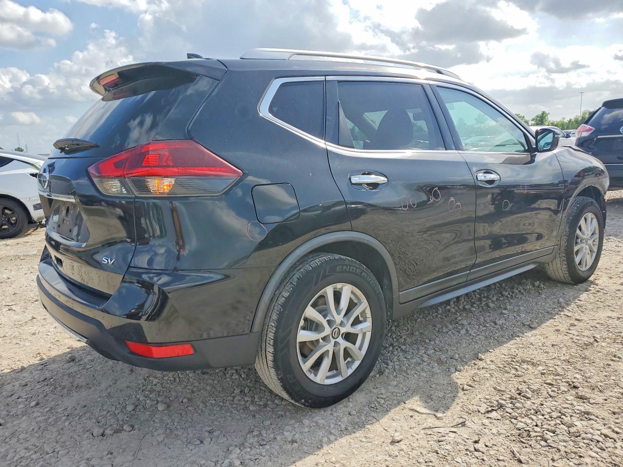 2018 Rogue VIN KNMAT2MT4JP501977 photo 3
