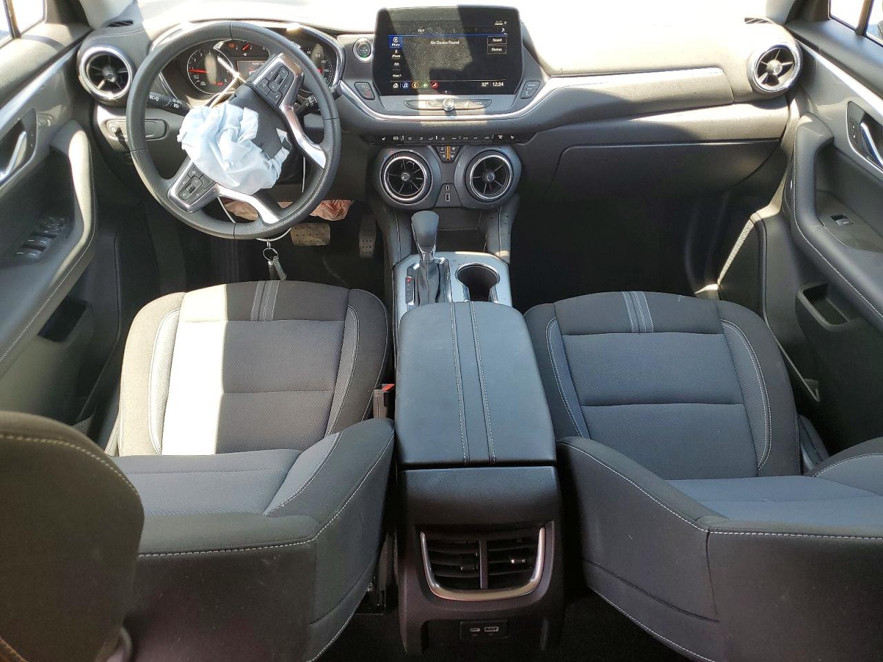 2026 Chevrolet Blazer VIN 3GNKBCR4XTS140068 photo 8