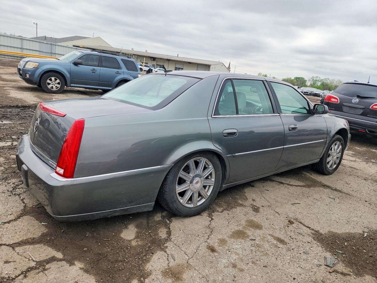 2007 Cadillac Dts VIN 1G6KD57Y57U236557 photo 3