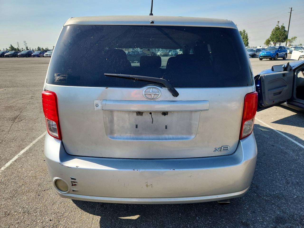 2011 Toyota Scion VIN JTLZE4FE8B1137546 photo 6