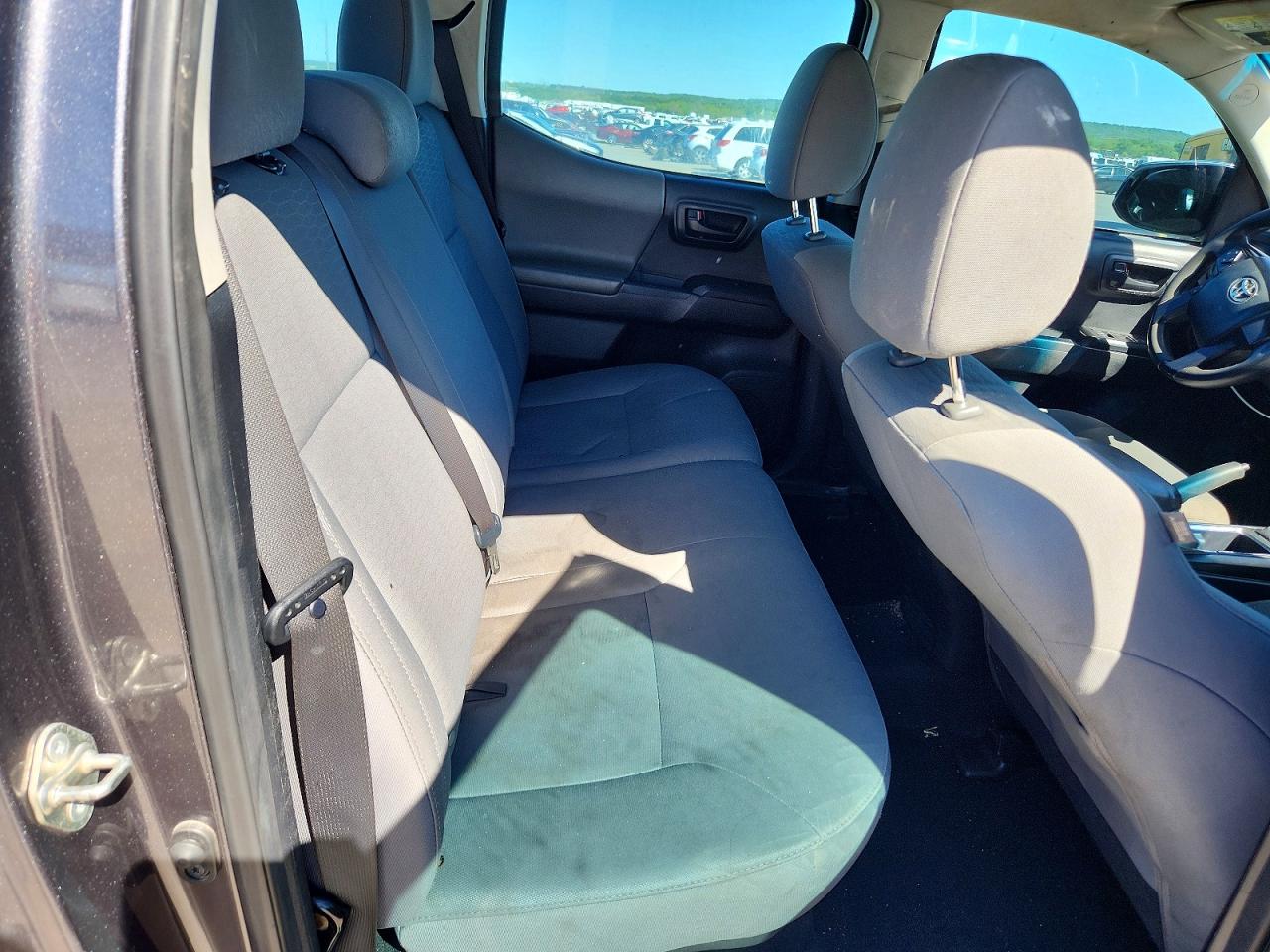 2017 Toyota Tacoma sr VIN 5TFAX5GN8HX095652 photo 10